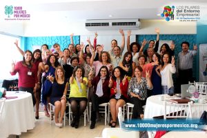 parte-de-los-asistentes-al-evento-de-los-pilares-del-entorno-empresarial-en-xalapa-2016
